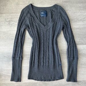 American Eagle Y2K Gray Cable Knit V-Neck Sweater